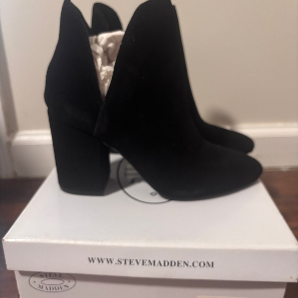 Steve Madden Rookie Black Ankle Booties